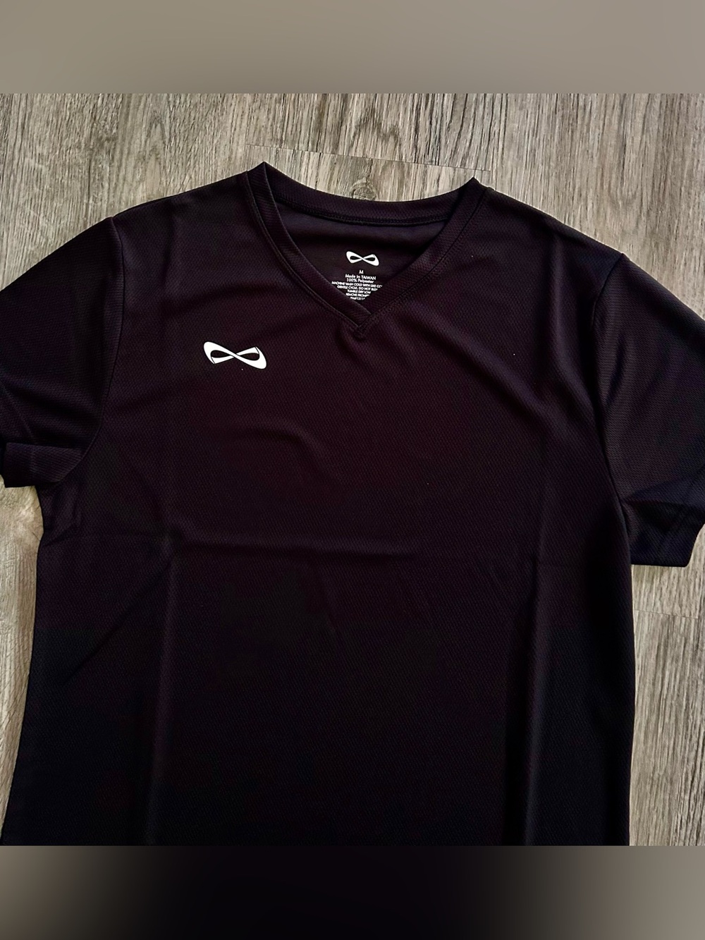 Nfinity Women's Activewear T-Shirt Black V-Neck Short Sleeve Breathable Mesh M